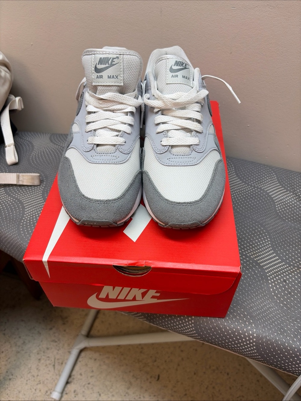 Nike Air Max 1 Photon Dust Smoke Grey HM9936-001 With Box Men’s 9 Worn Twice
